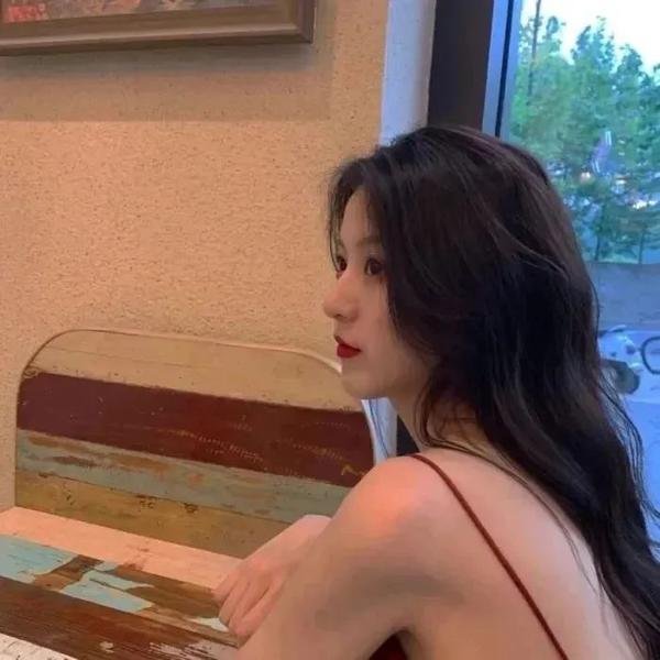 只能亲吻不幸同学了!